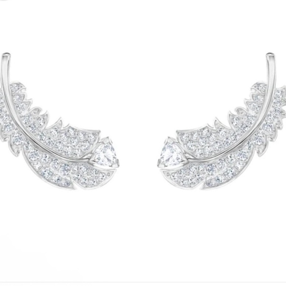 NWT 🩶 SILVER 🩶CRYSTAL FEATHER SWAROVISKI EARRINGS